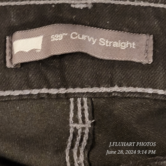 Levi Curvy Straight Jean's NWOT  Black Sz 4M W27 L32 - Picture 2 of 16